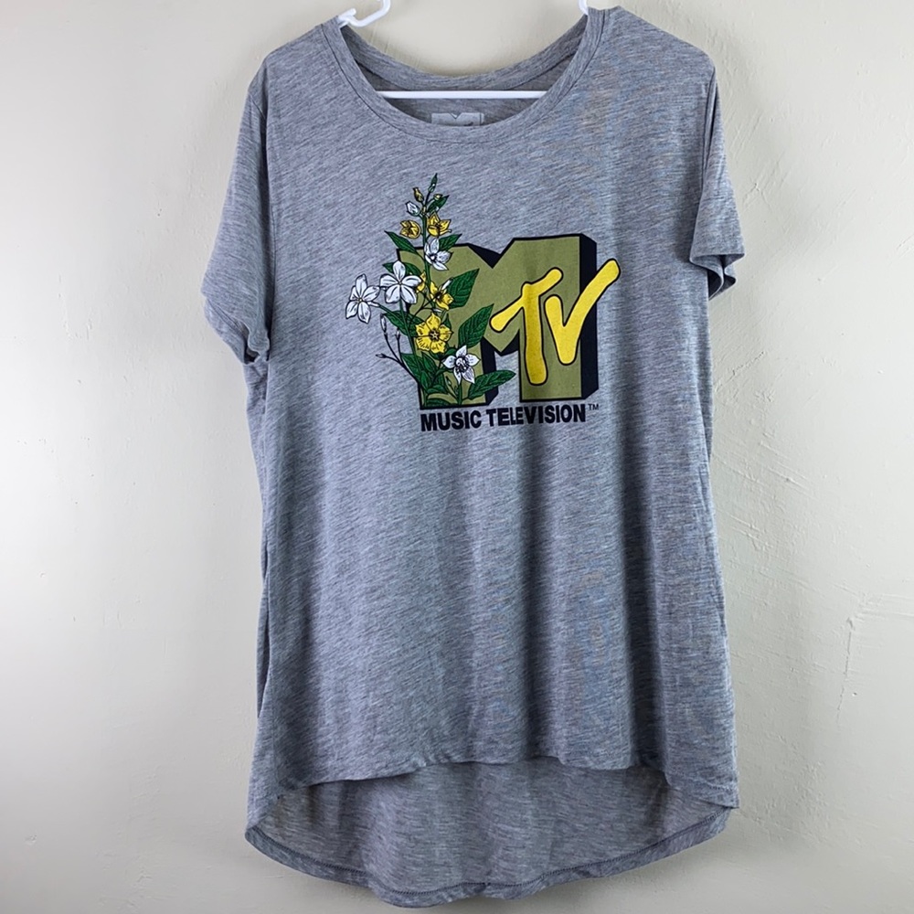NWOT MTV Gray Soft Knit Tee Flower Music Shirt 2XL